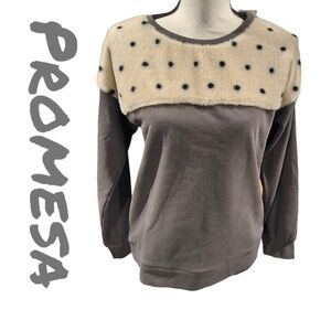 Promesa sweater gray with a cream and black design womens size small